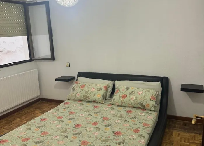 Renfe-alsa Y Clinicas Apartament *